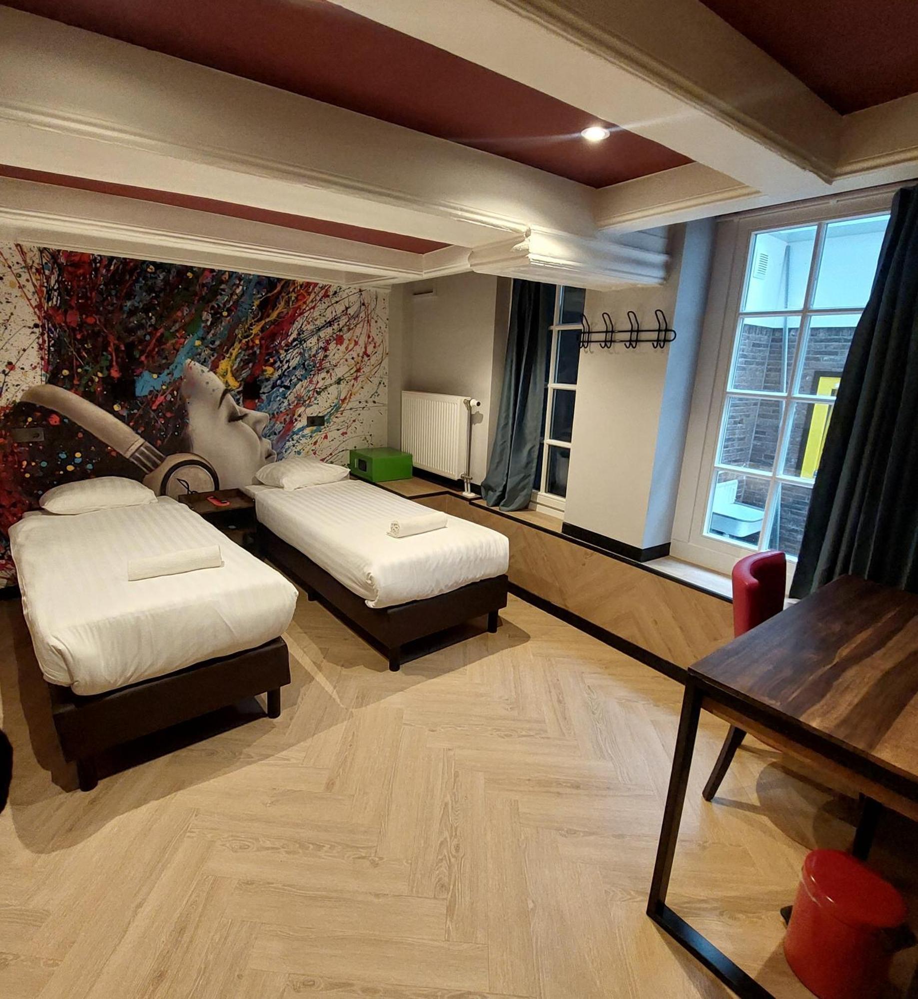 Heart Of Amsterdam Hostel Exterior photo