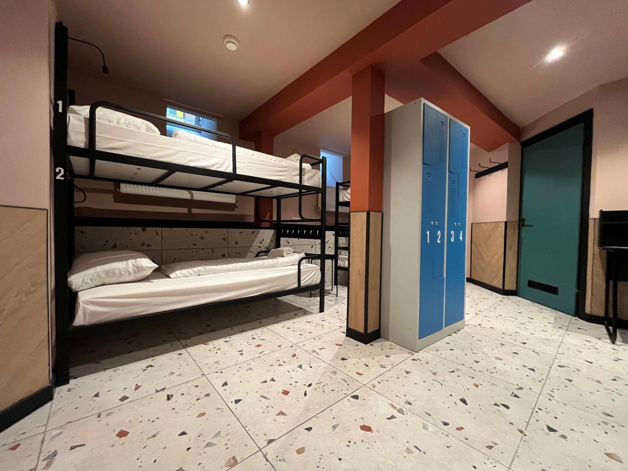 Heart Of Amsterdam Hostel Exterior photo